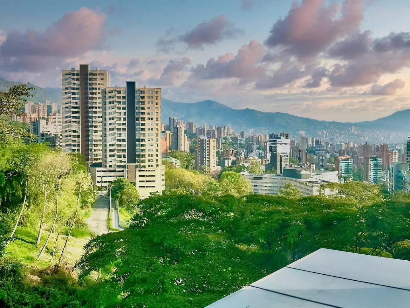 3Br Ac Top Location Views El Poblado Medellín Appartamento