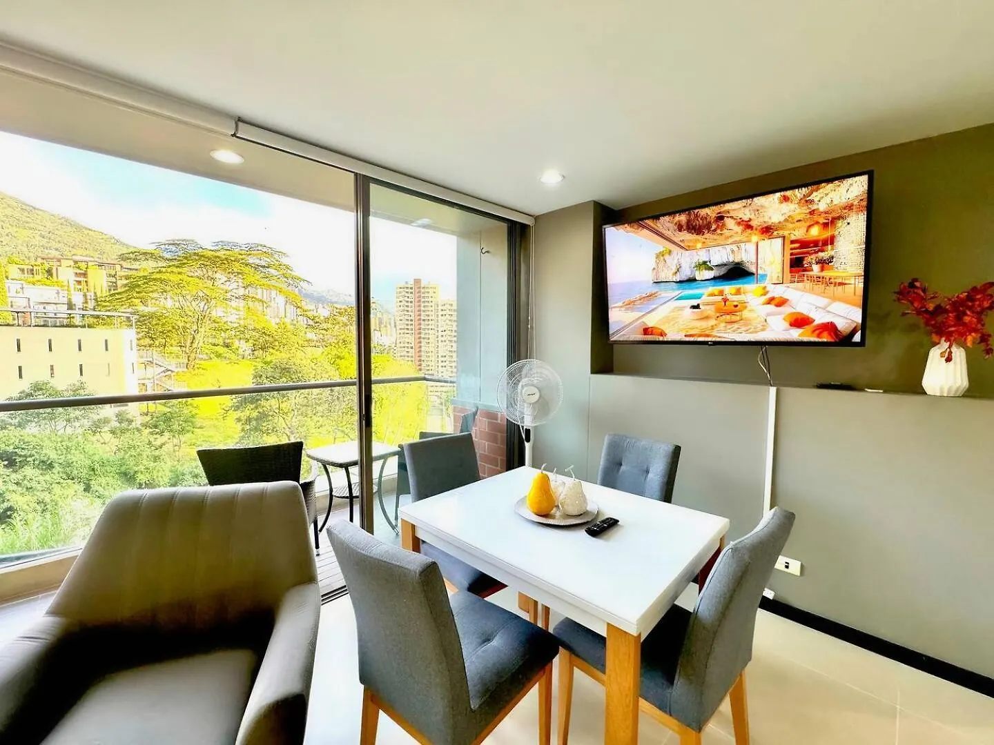 3Br Ac Top Location Views El Poblado Medellín Appartamento